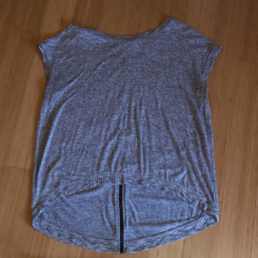 Cropped sleeve, high-low sweater top size M